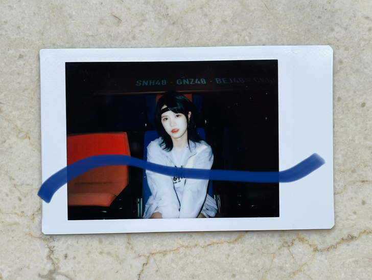 SNH48 柏欣妤 运动会拍立得的