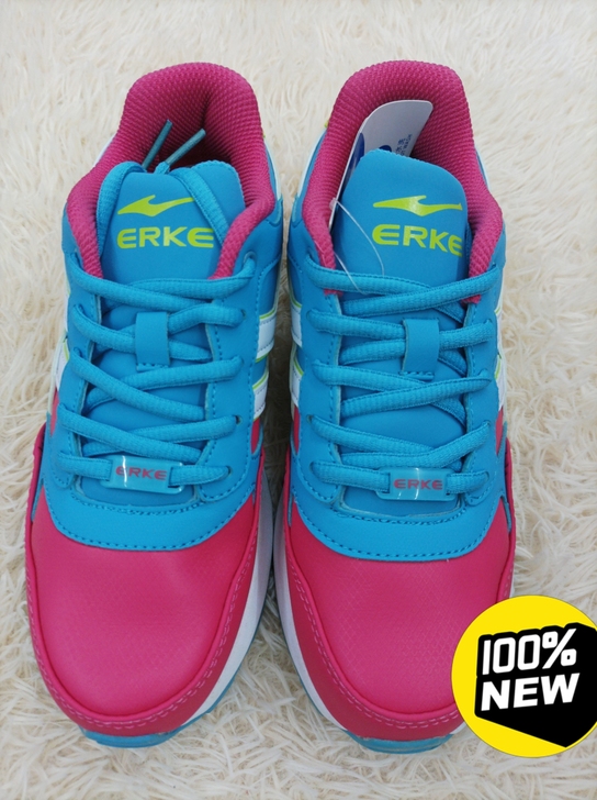 全新 品牌型号 鸿星尔克女鞋，全新，断码清...