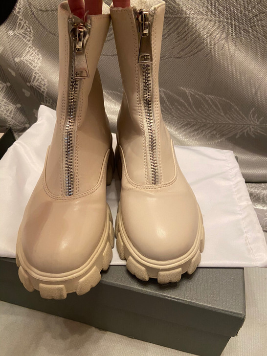 苹果原相机 软皮米白色马丁靴 只穿过几次 ...