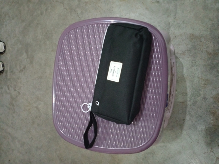 全新包邮 黑色高颜值大容量笔袋