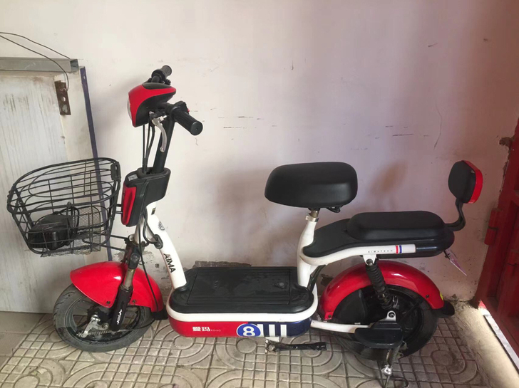 爱玛电动车，九成新，续航35-40里地上下...