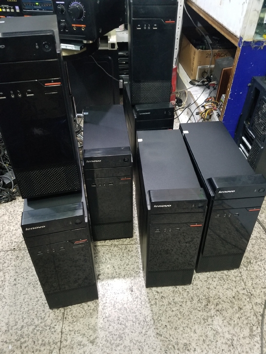 联想m3900c-07主机+联想20寸液晶。