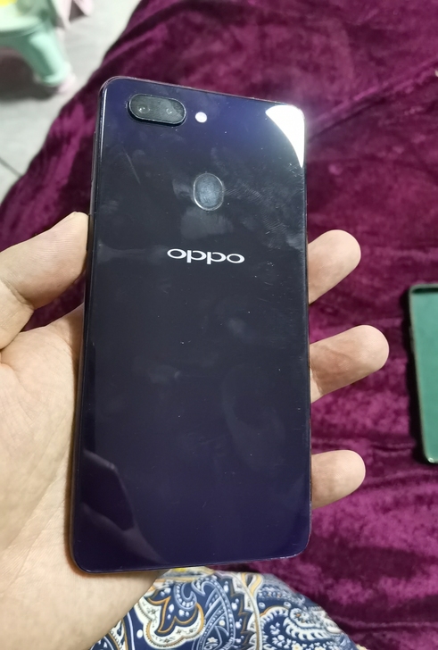 OPPO R15手机，6+128，屏幕摔地...