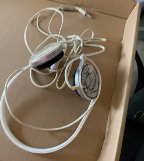 飞利浦耳机,给钱就卖 感兴趣的话点“我想要...