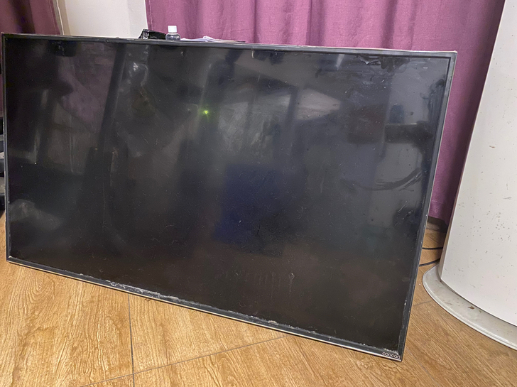 创维酷开50寸网络电视，9成新，很少用，所...