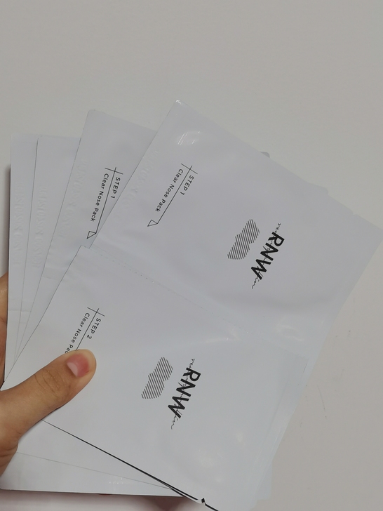 RNW鼻贴，敏感肌不适合，只用了一个导出贴...