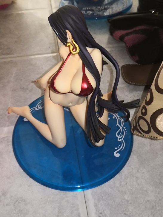 海贼王女帝手办拆封没有盒子