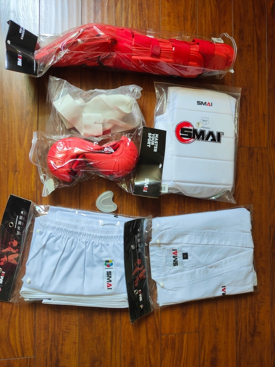 WKF专业空手道服，空手道的专业赛事是对空...
