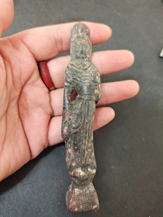 辽宋观音铜佛像,黑漆古包浆,五彩锈,品相如...