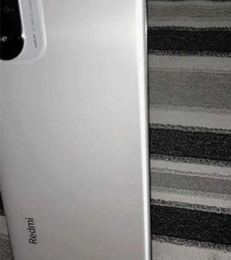 红米K40      99新     顶配...