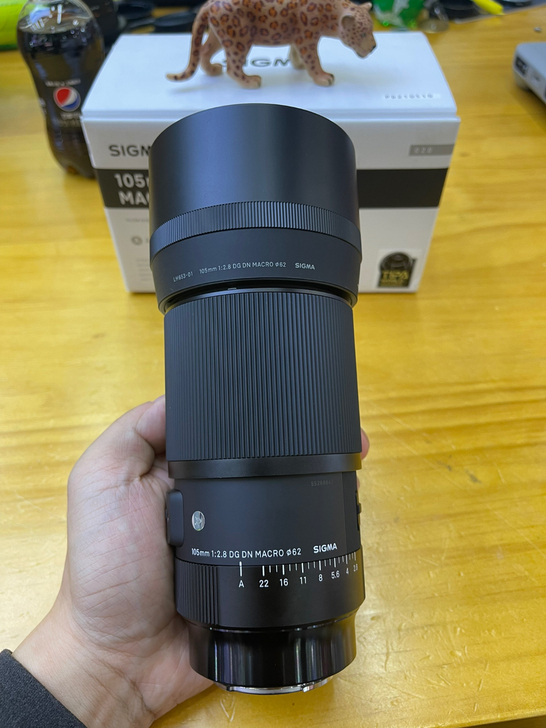 出适马105mm F2.8 DG DN M...