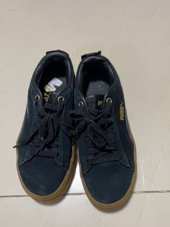 puma彪马黑色翻毛皮运动鞋