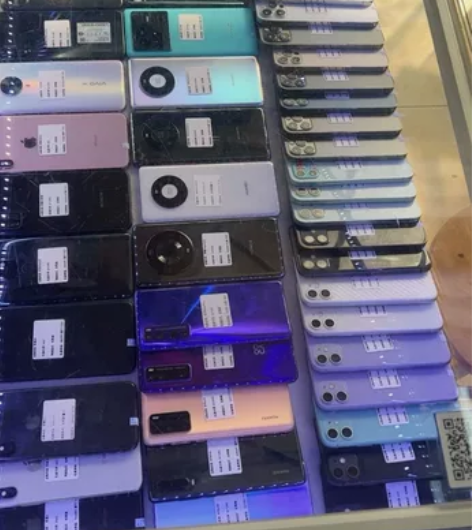 红米k40 游戏增强版 12+128g成色...