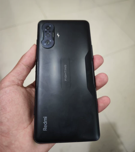 红米k40游戏增强版 九成新 闲置 送手机...