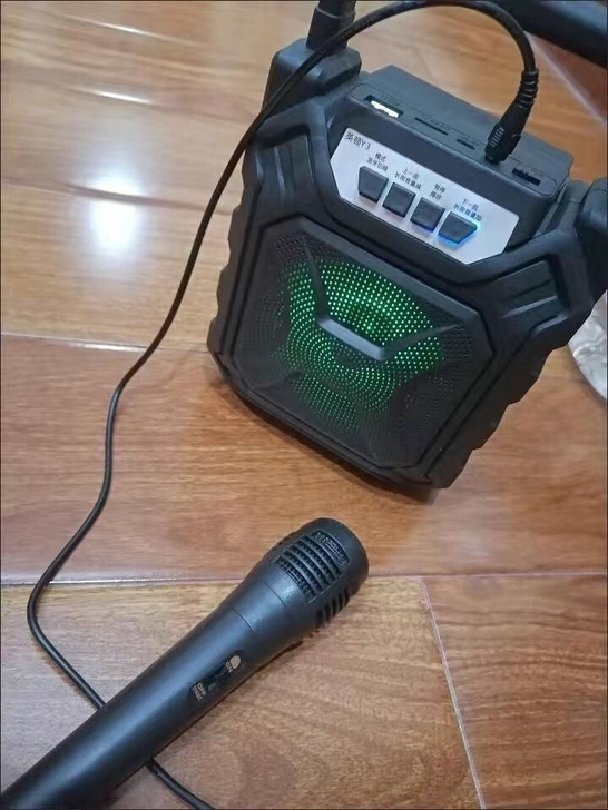 闲置全新大音量蓝牙音箱家用户外音响收款播放...