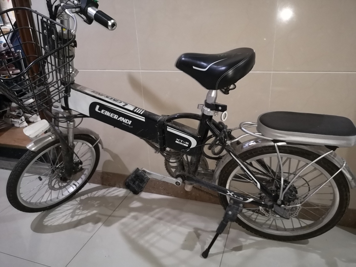 20寸 行迹牌电动助力车,9成新。禧玛诺七...