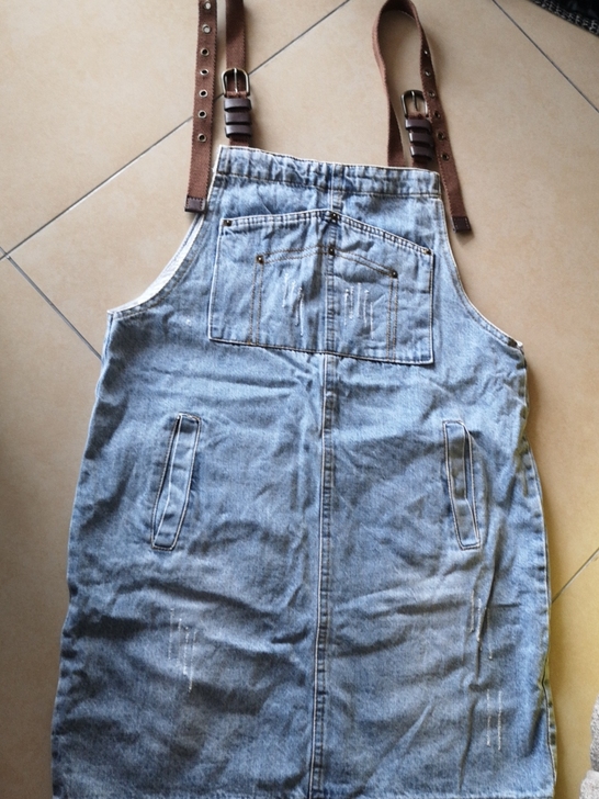 短背带裙，裙子口袋还没有拆线，全新，我有新...