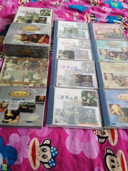 世界名曲，古典珍藏集，一共八盘，包装盒说明...