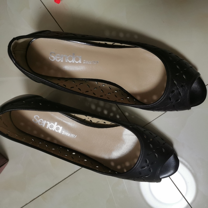 黑色森达鱼嘴鞋,37码,皮的,跟高5cm,...