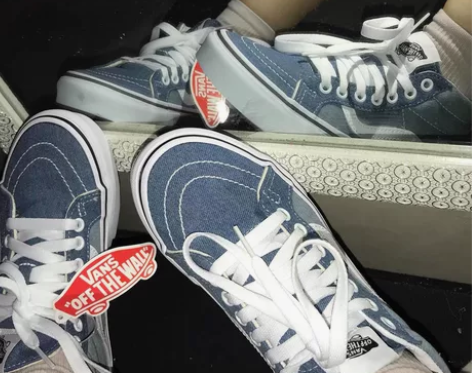 VANS 水冰月蓝帆布鞋 中帮 双十一购入...