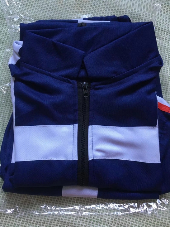 这套还有人要吗，我的英雄学院 小英雄战斗服...
