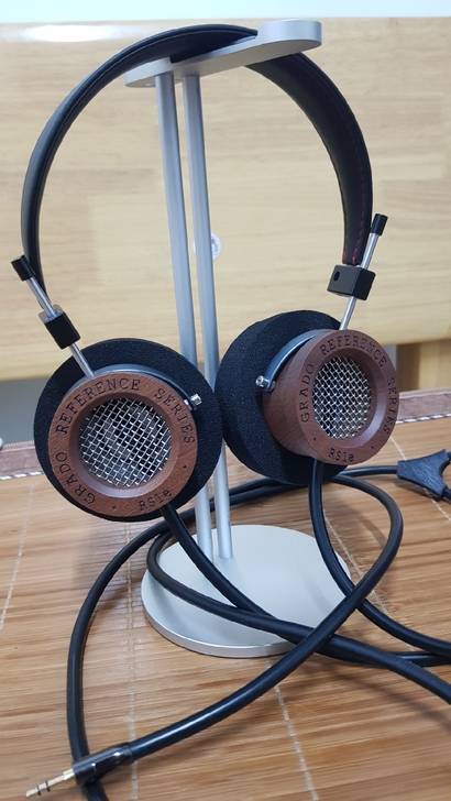 歌德RS1E  原版耳机壳，出线口直径5㎜...