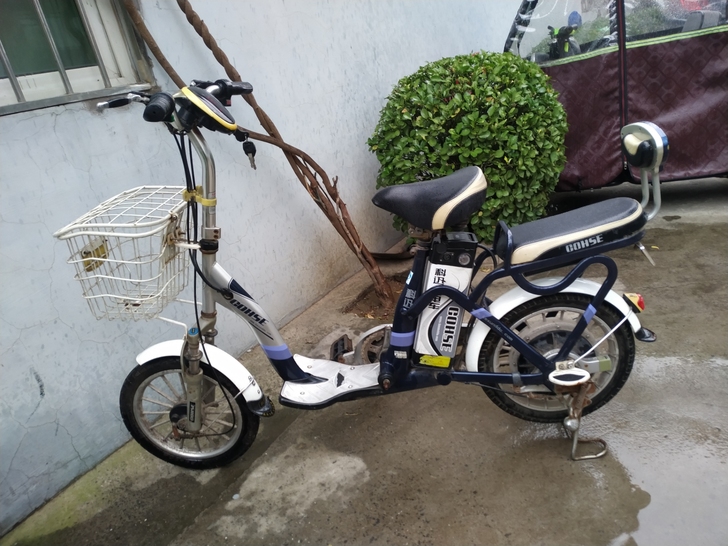 科迅锂电车，7、8成新，目前电瓶续航能力稍...