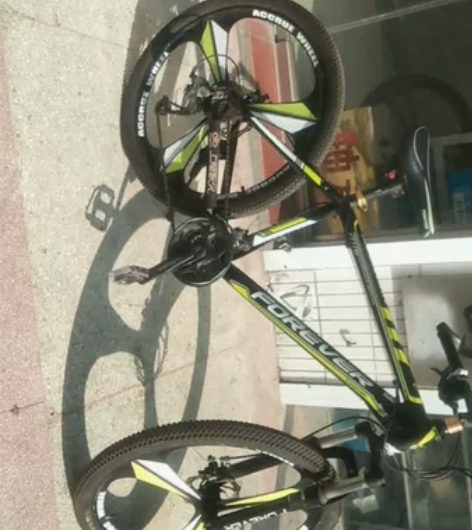 正品永久山地自行车，26寸的，不是捷安特的...