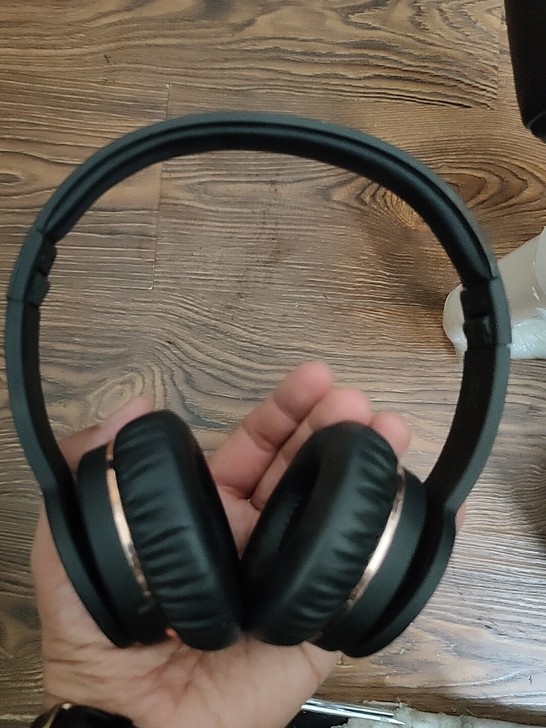 铂典蓝牙耳麦出售,原价138买的,现在50...