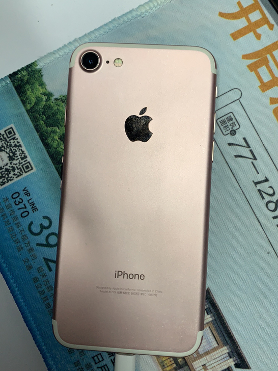 iPhone7日版，128g，99新！美女...