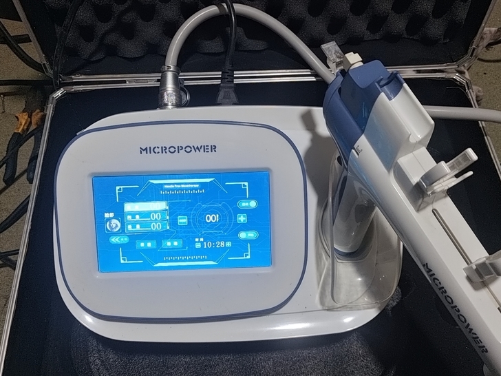 美容仪工作室不开了，新款钒钛微晶无针水光仪...