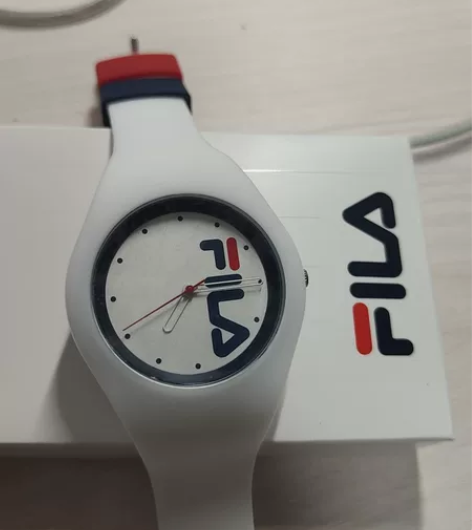 斐乐手表，全新，一次都没有戴过，购于官方旗...