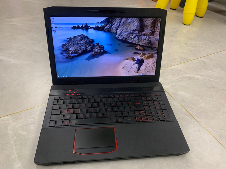 火神V5战神i7游戏本 GTX960神舟笔...