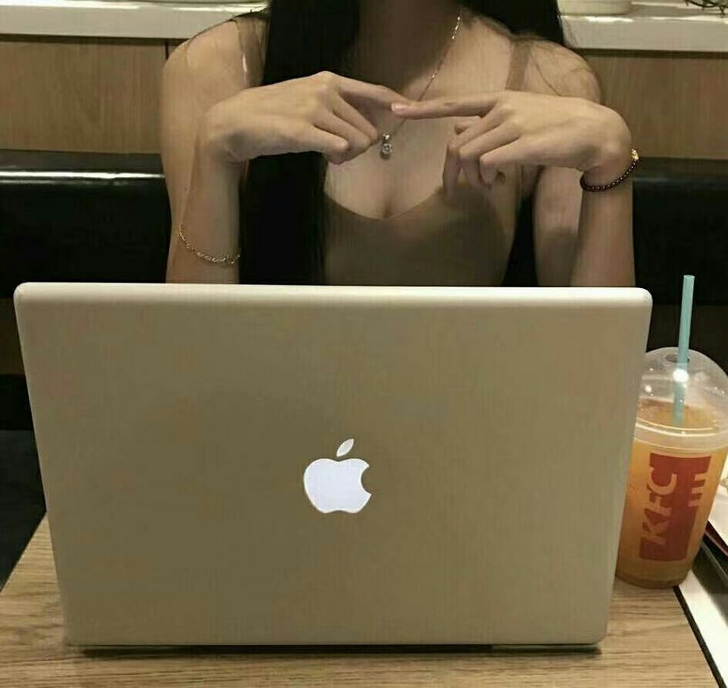 苹果i5笔记本电脑转让 8G运行内存笔记本