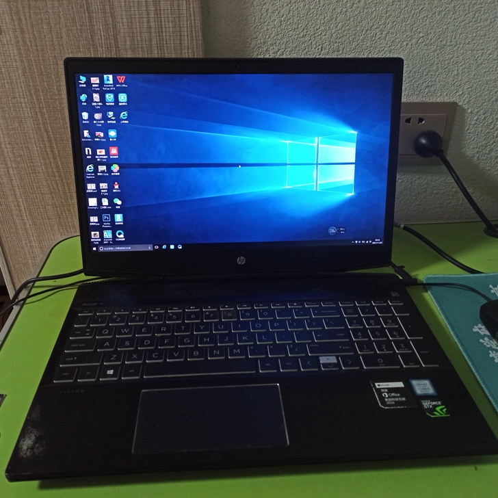 惠普光影精灵4游戏本,cpu8300hq暗...