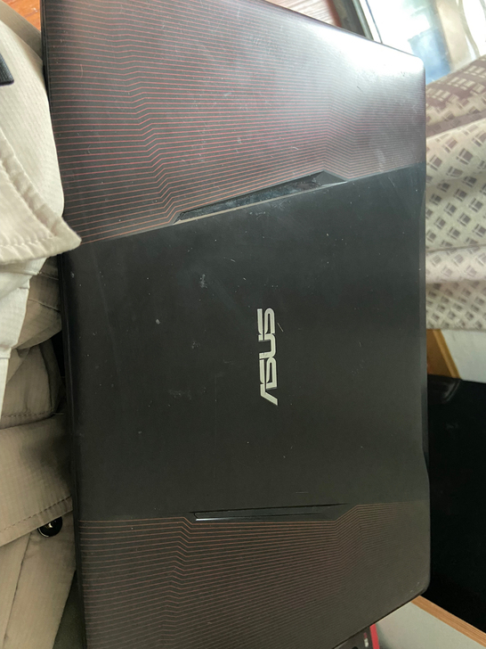 华硕飞行堡垒53VD，17年上学买的外观无...