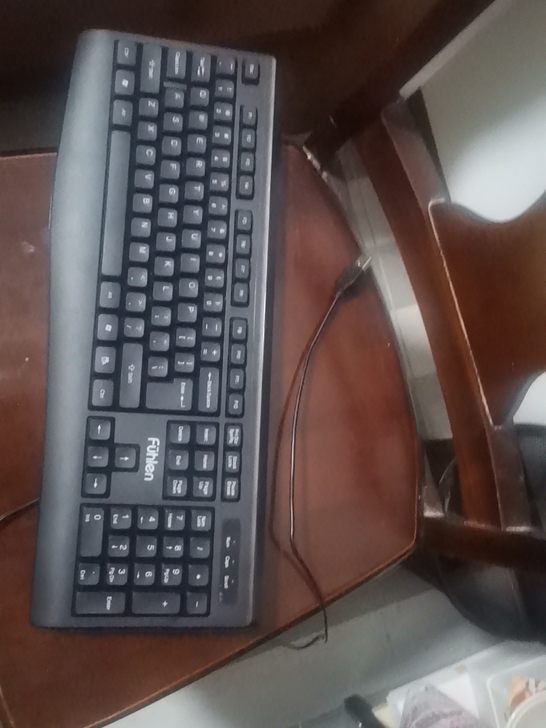 为公用键盘，使用不到半年，8成新