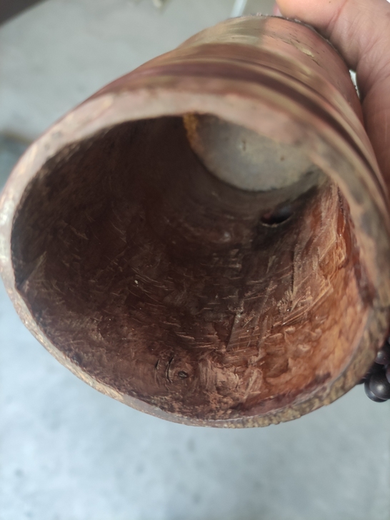 老花梨木二胡筒子。不是拼接的，是挖出来的，...