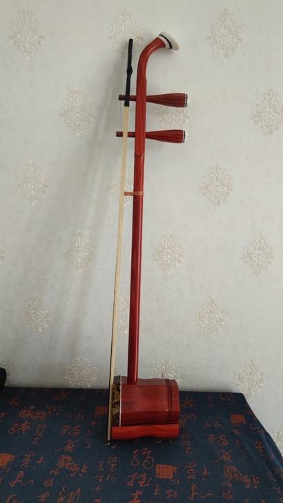 全新苏州手工制作红木二胡处理，原价一千多的...