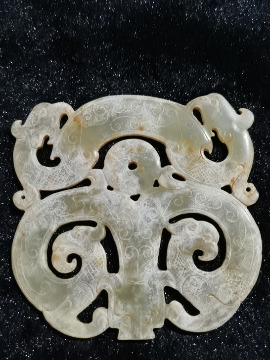 龙凤玉佩。和田玉质。一眼大开门。懂的来吧