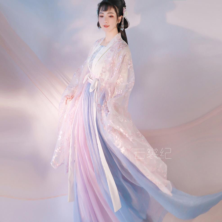 东月棠(原云裳纪)正!!不是山哦