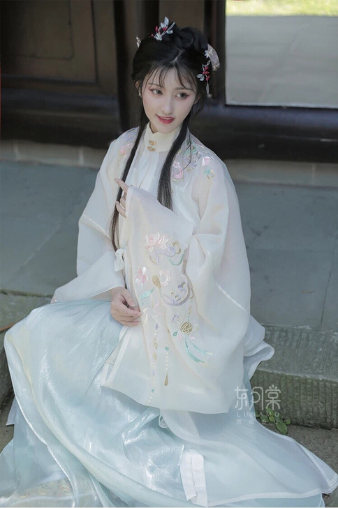 东月棠护花铃  浅青色下裙  M码 全新 ...