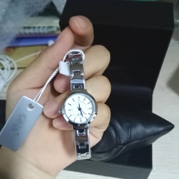 香港带回的几块女士手表一折处理,女气质手表...