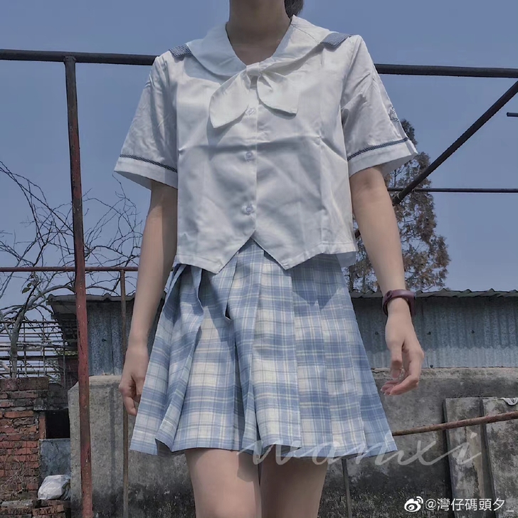 中牌白溟二号无小物转卖  裙长42cm尺寸s