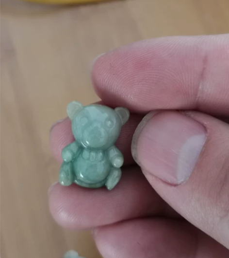 小熊玉雕玉石吊坠项链 拇指盖大小 翡翠吊坠