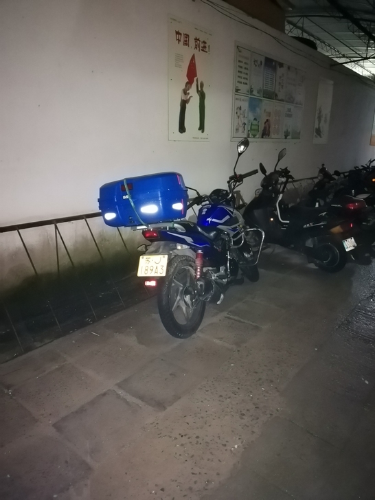 力帆125摩托车，上牌3年，12000公里...