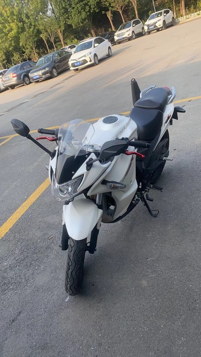 京B私户力帆摩托车。练车神器。公里数低。平...