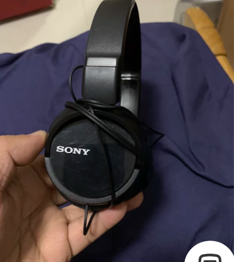 Sony头戴式耳机，不知道什么型号，功能正...