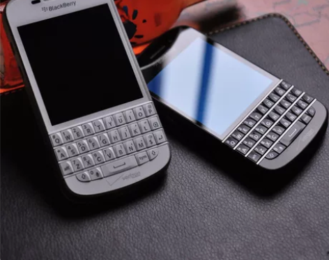 BlackBerry/黑莓Q10全键盘学生...