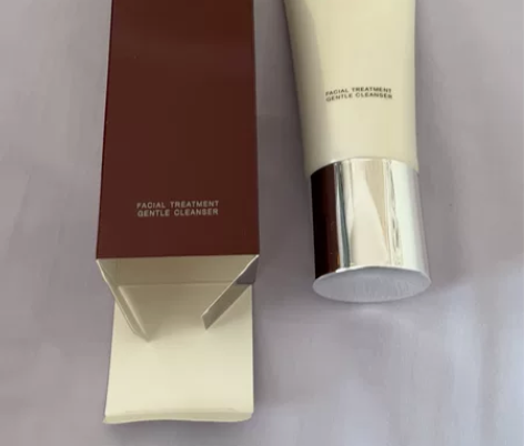 全新无塑封SKI I洁面，免税版本的，家里...